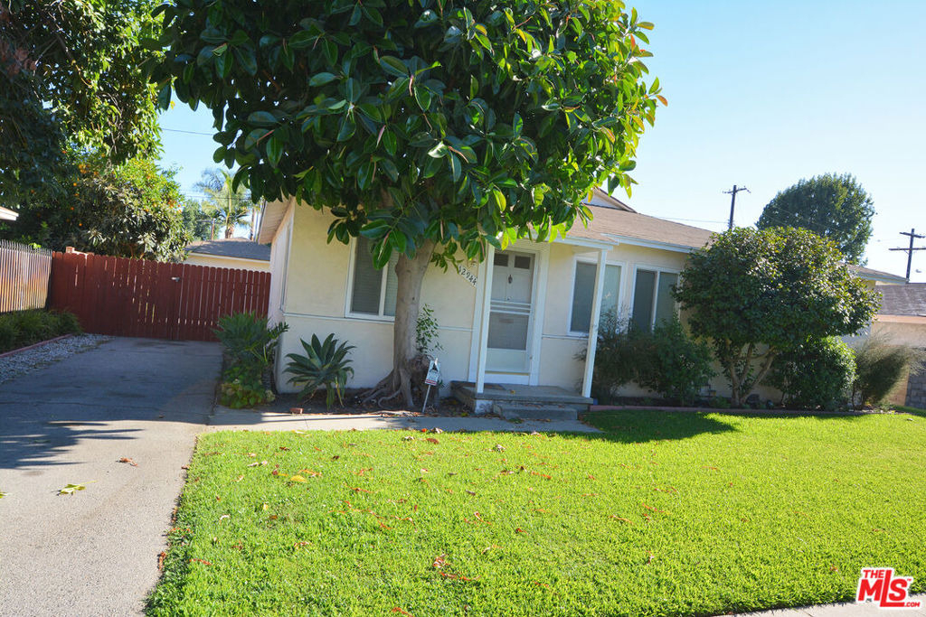 12944 Haynes Street - Photo 1