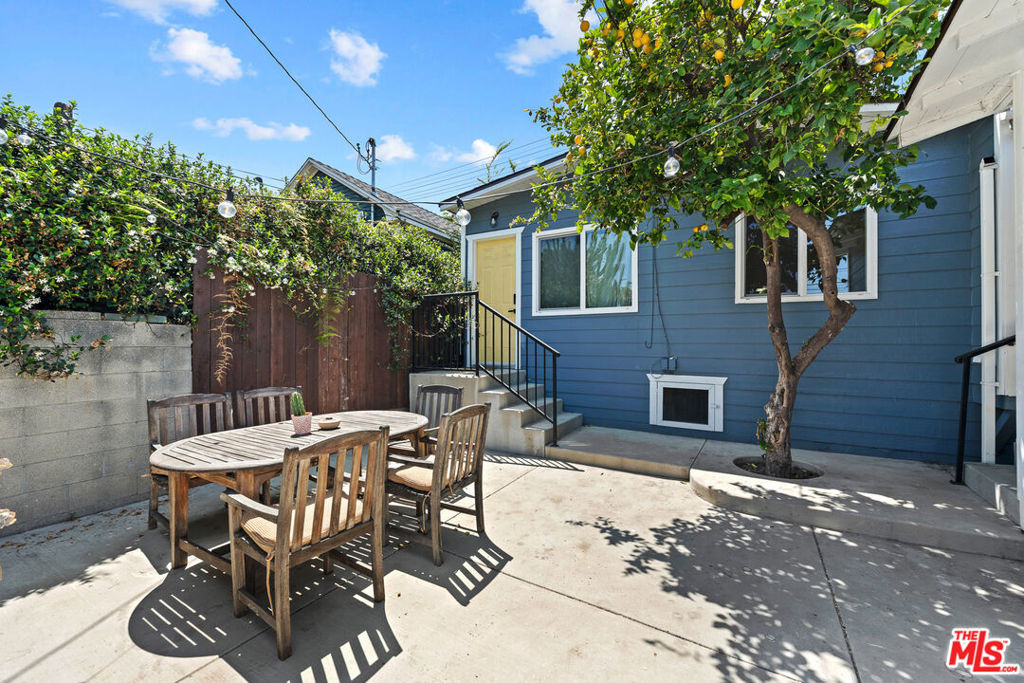 406 N Benton Way - Photo 16