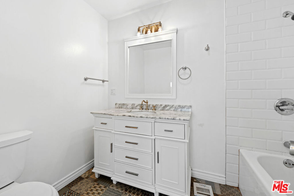 406 N Benton Way - Photo 10
