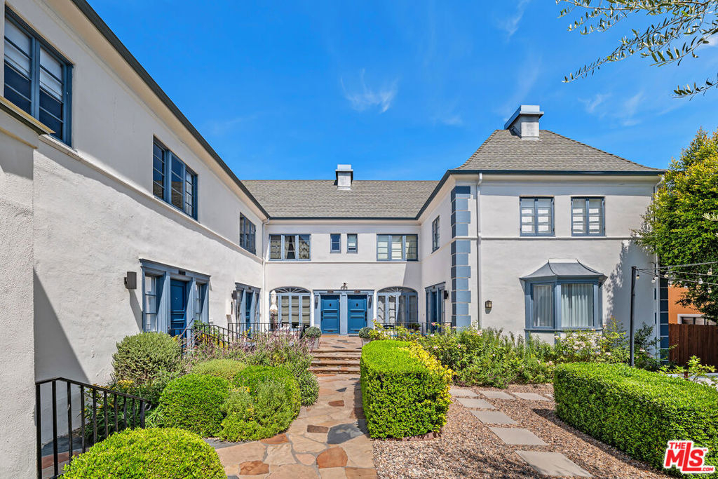 1270 N Hayworth Avenue - Photo 0