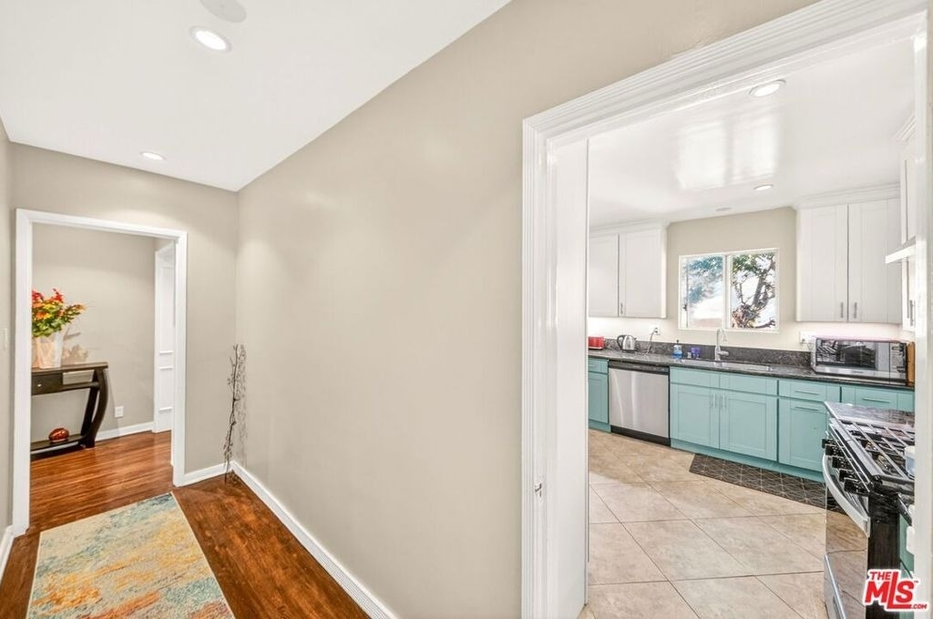 9928 Robbins Drive - Photo 25