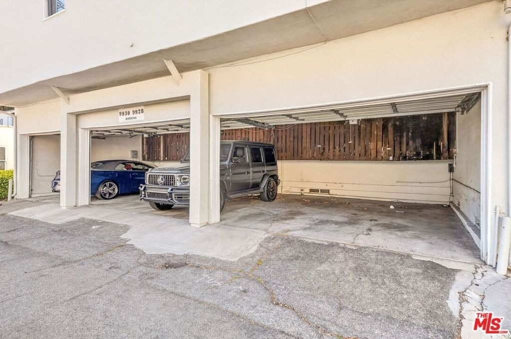 9928 Robbins Drive - Photo 64