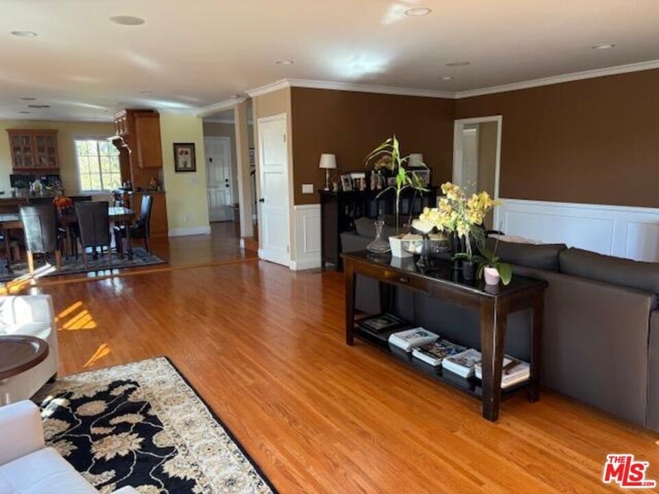 10328 Dunkirk Avenue - Photo 5