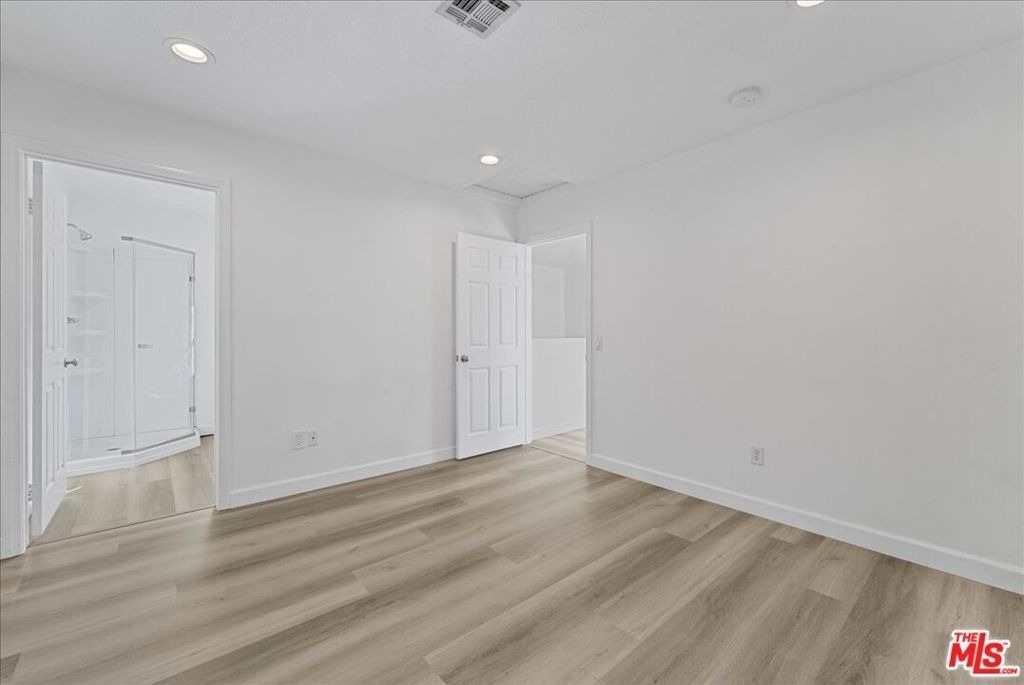 721 Beloit Avenue - Photo 11