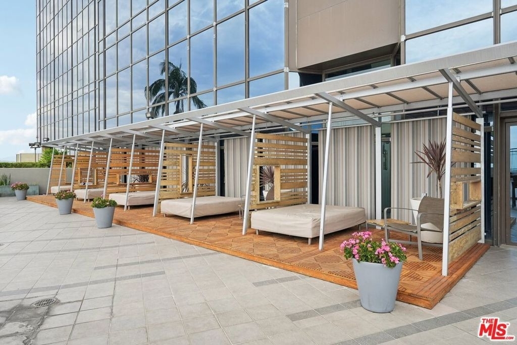 1100 Wilshire Boulevard - Photo 27