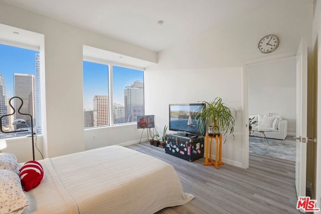 1100 Wilshire Boulevard - Photo 8