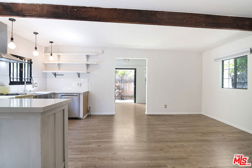 1159 S Hayworth Avenue - Photo 4