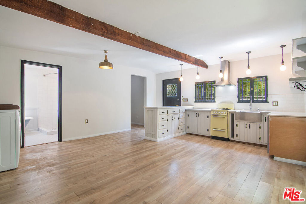 1159 S Hayworth Avenue - Photo 3
