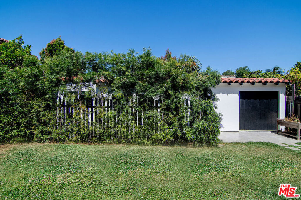 1159 S Hayworth Avenue - Photo 20