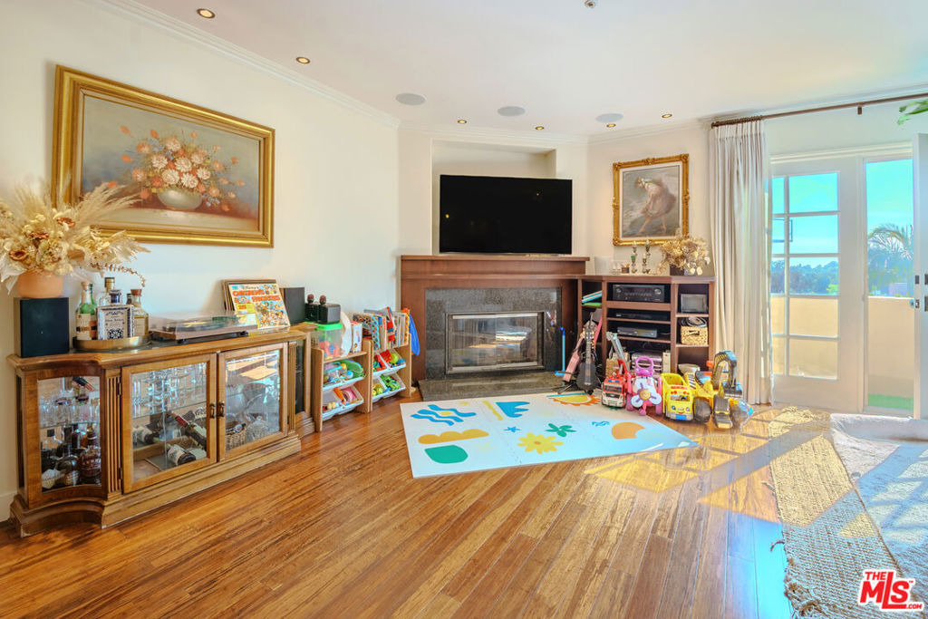 1278 S Camden Drive - Photo 0