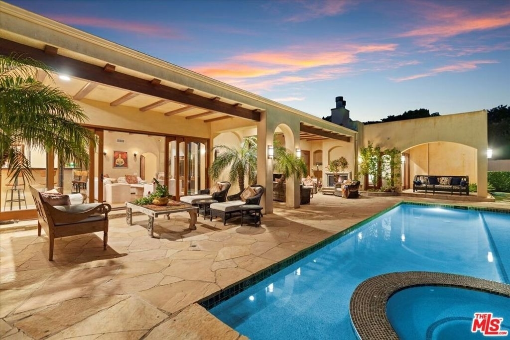 1740 Carla Ridge - Photo 2