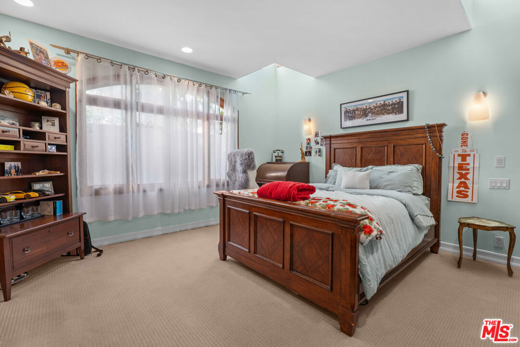 1740 Carla Ridge - Photo 32