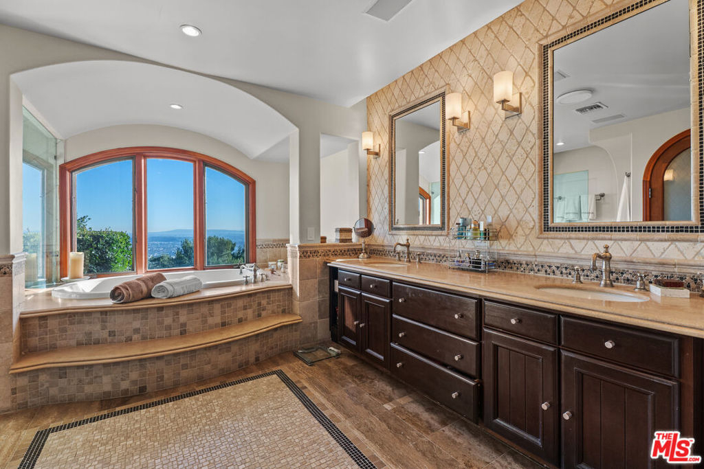 1740 Carla Ridge - Photo 28