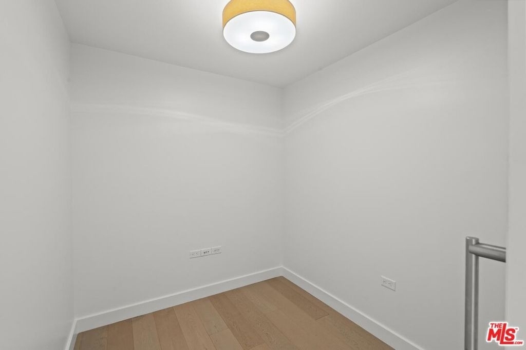 888 W E Street - Photo 20