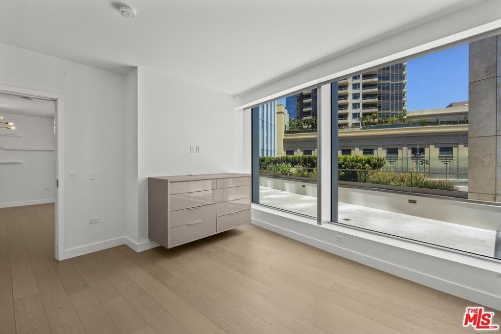 888 W E Street - Photo 18