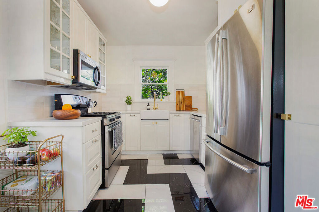1421 N Alvarado Street - Photo 7