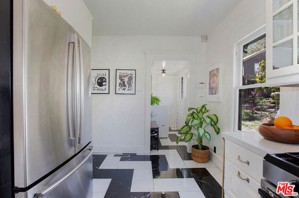 1421 N Alvarado Street - Photo 9