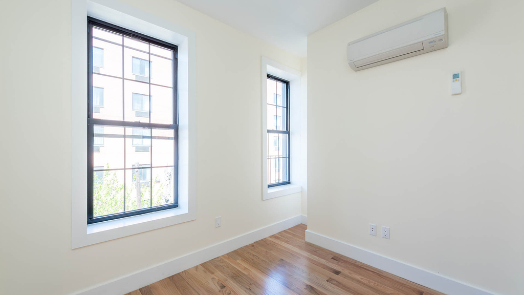 133 23rd St 11232 - Photo 18