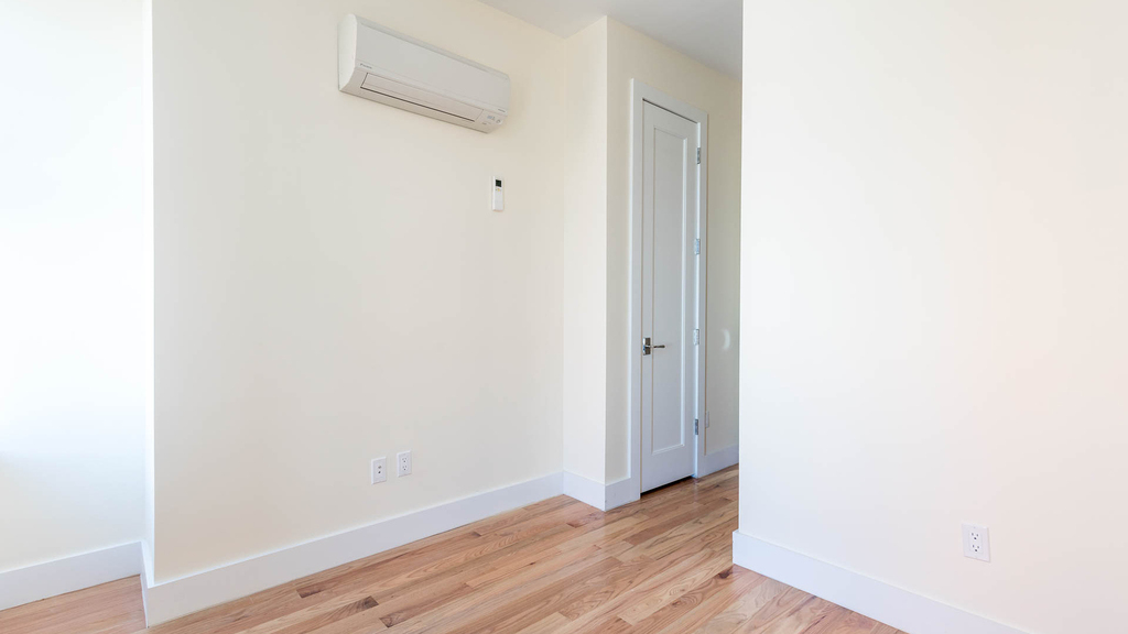 133 23rd St 11232 - Photo 19