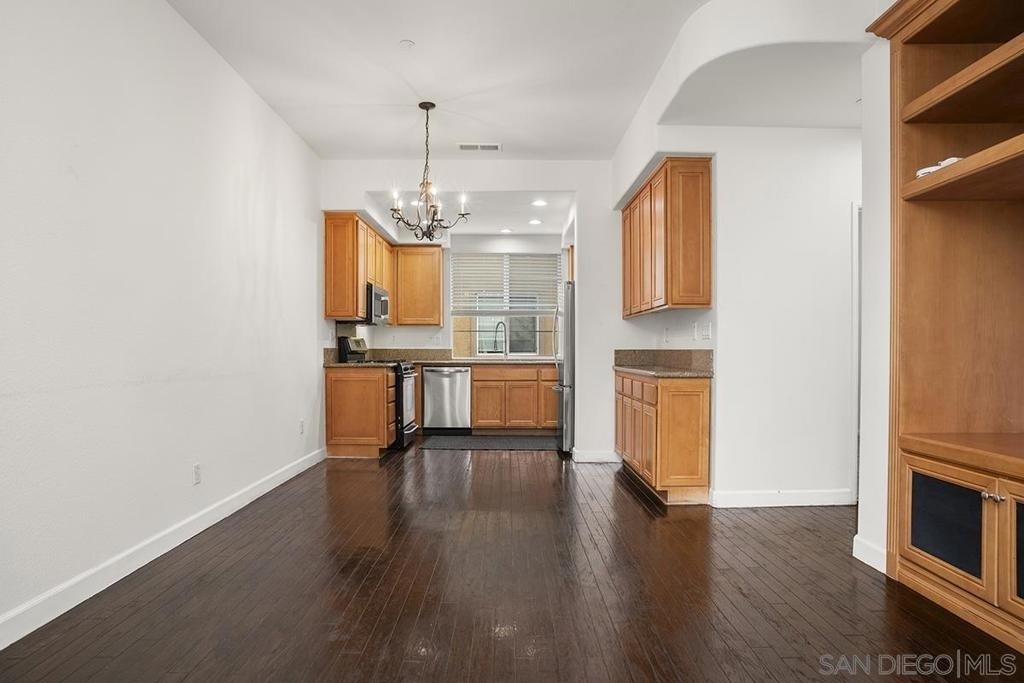 644 Hatfield Dr - Photo 5