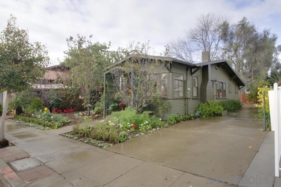 3970 Harney St - Photo 0