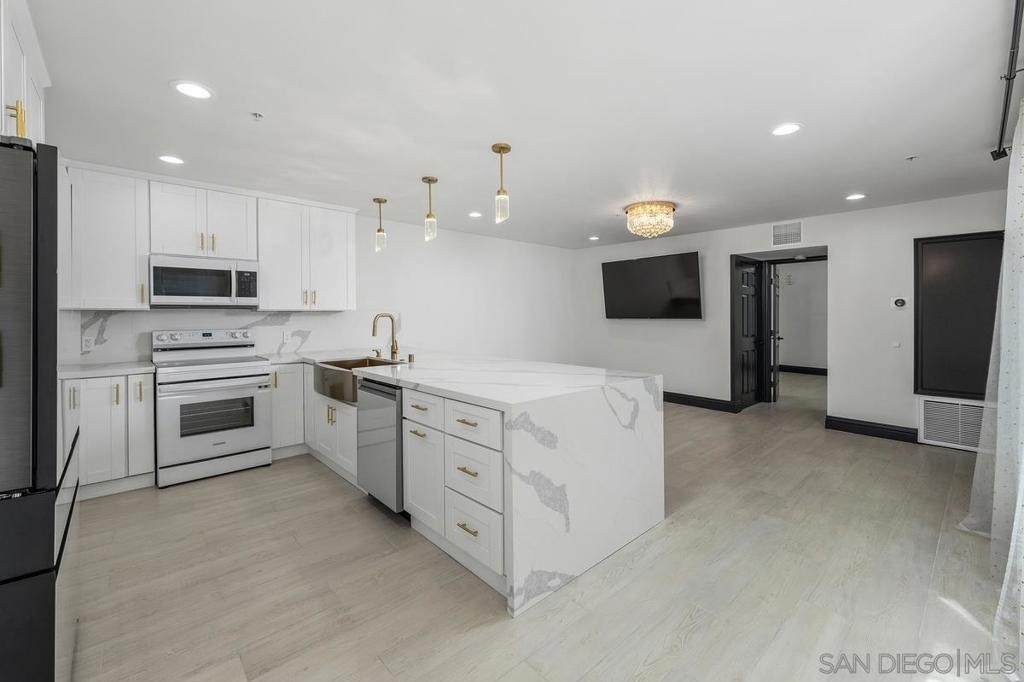 602 W Fir St - Photo 6