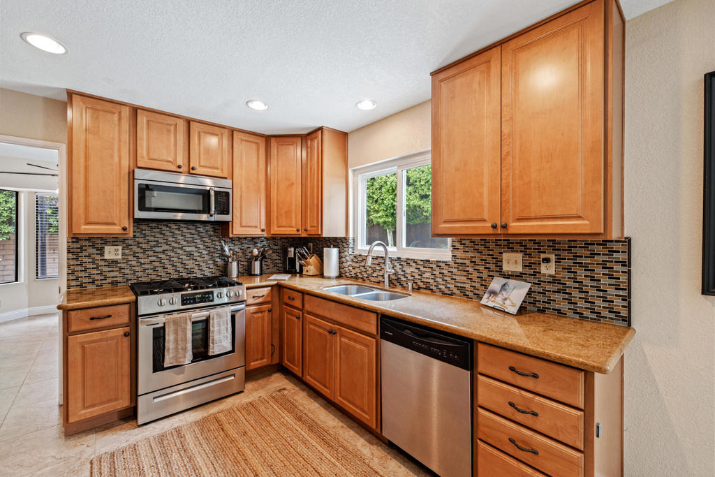 49035 Tango Court - Photo 12