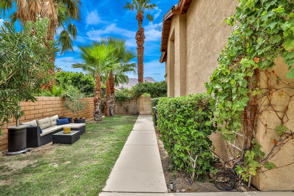 49035 Tango Court - Photo 40