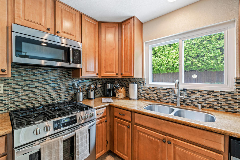 49035 Tango Court - Photo 13