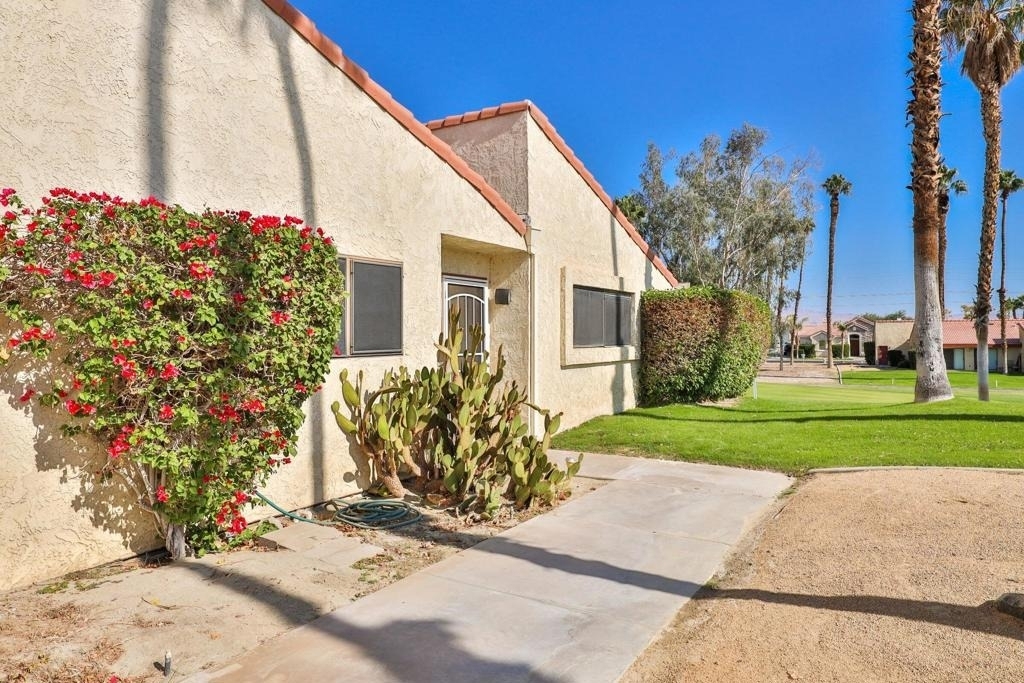 49058 Wayne Street - Photo 22