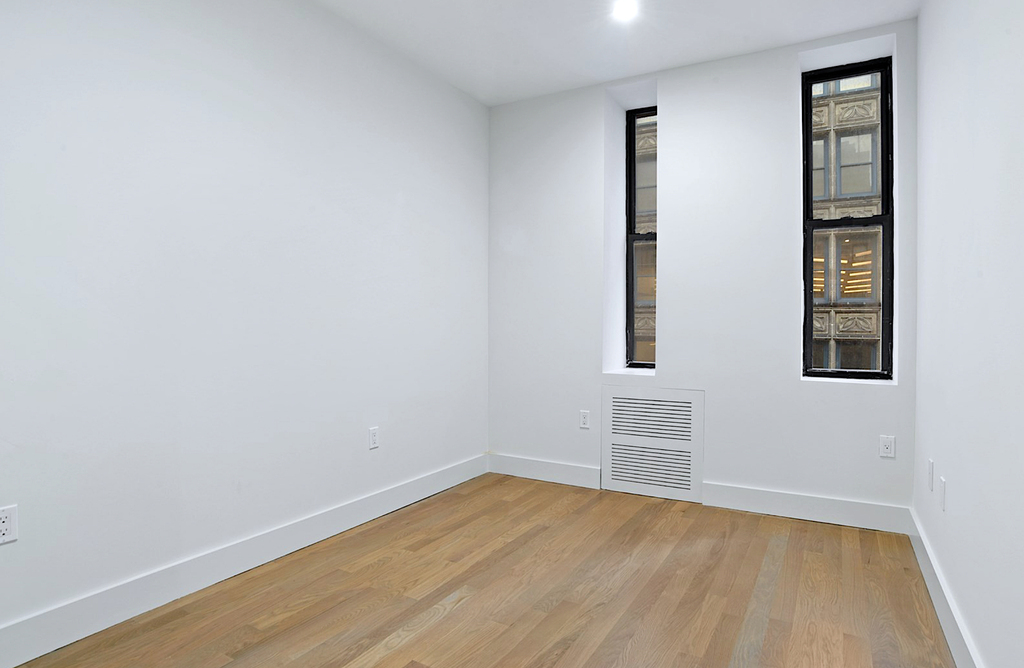 Madison Avenue - Photo 2