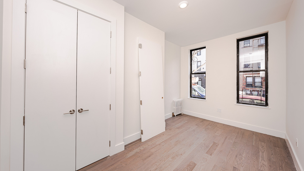 305 Harman St 11237 - Photo 2