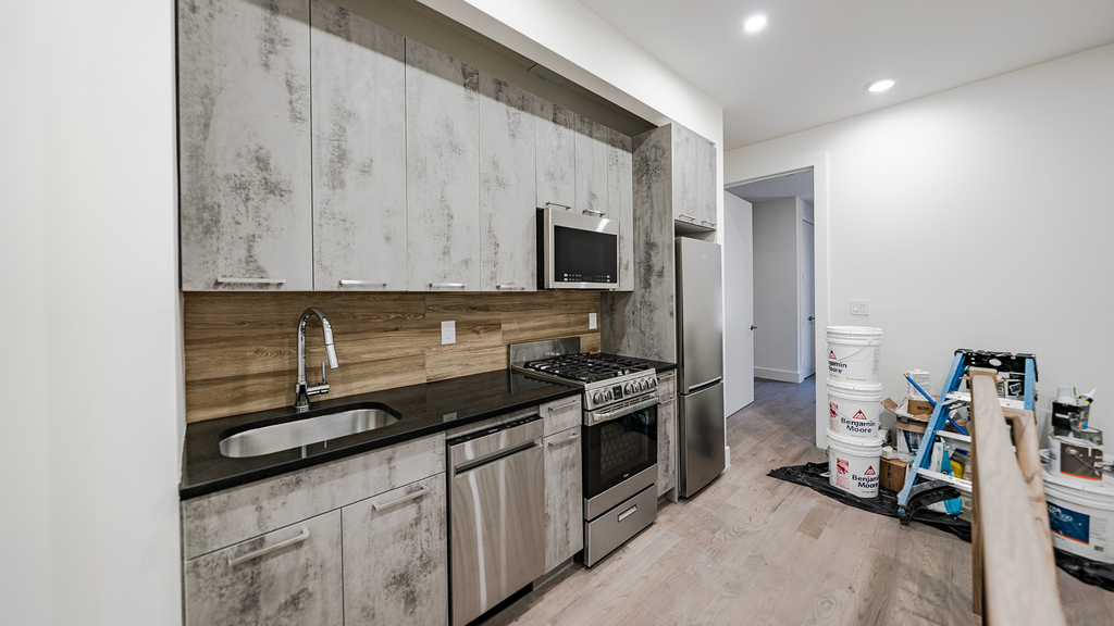 305 Harman St 11237 - Photo 6