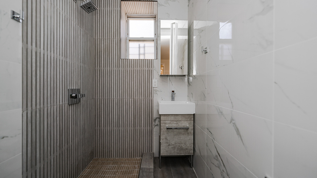 305 Harman St 11237 - Photo 8
