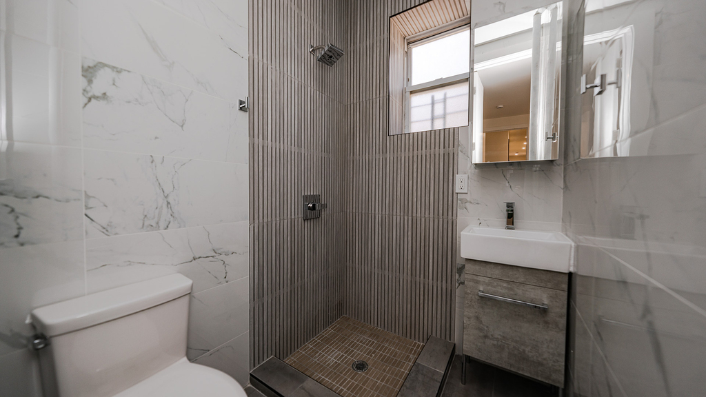 305 Harman St 11237 - Photo 4