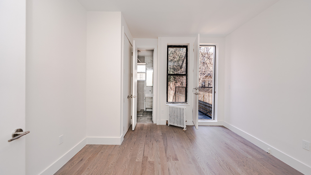 305 Harman St 11237 - Photo 18