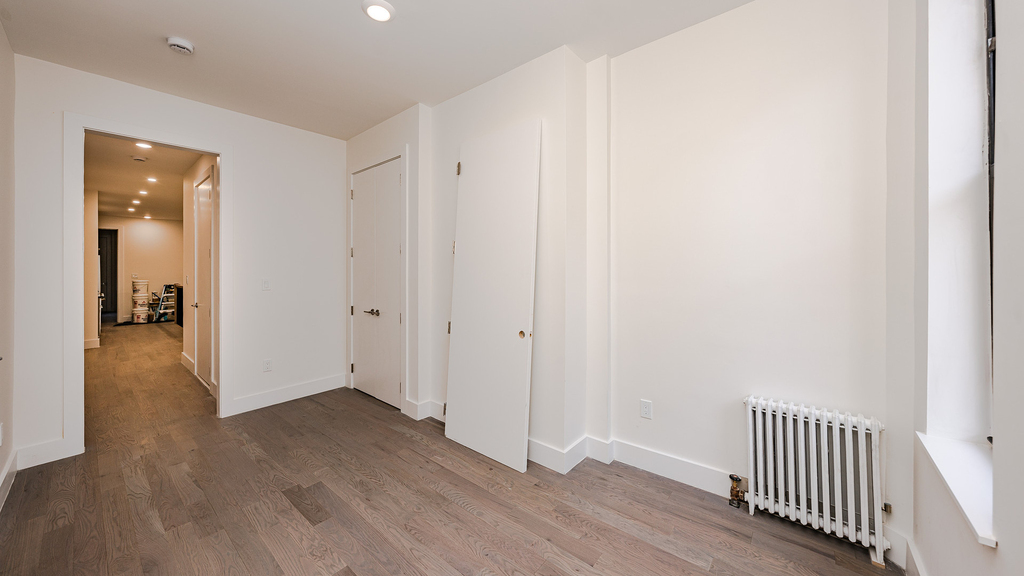 305 Harman St 11237 - Photo 7