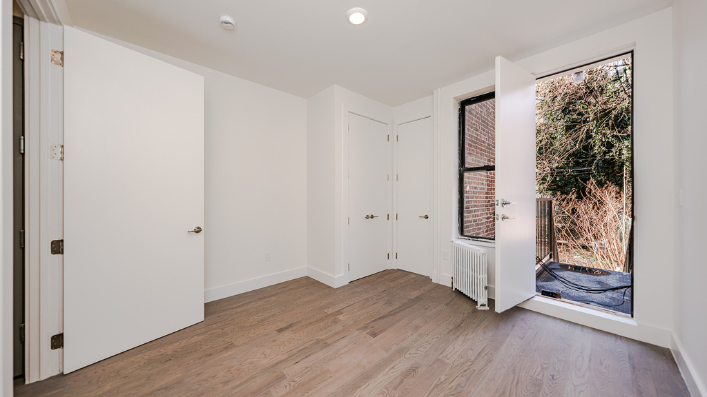 305 Harman St 11237 - Photo 15