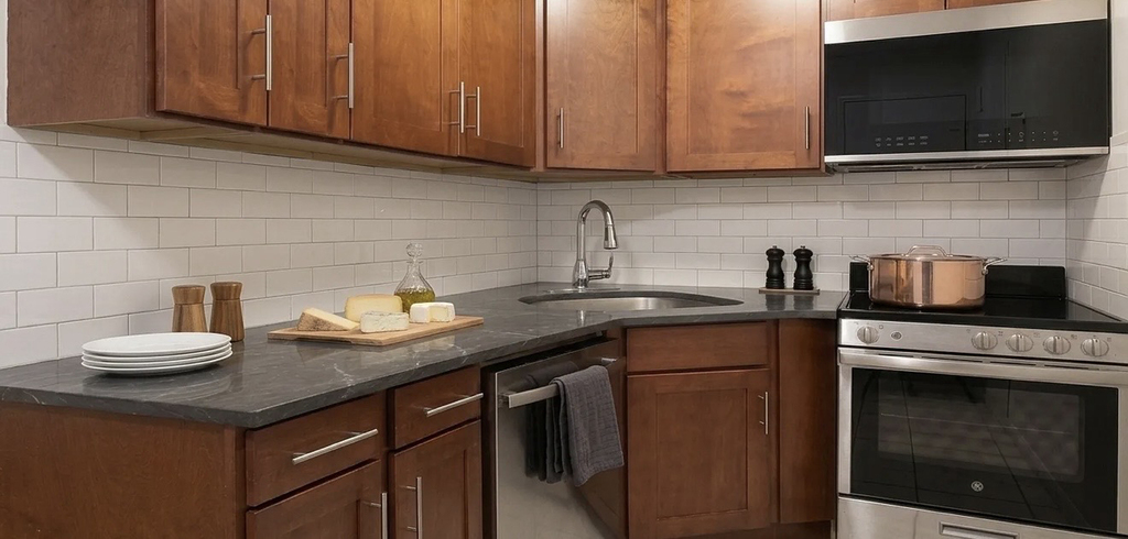 270 West 25th Street - Photo 3