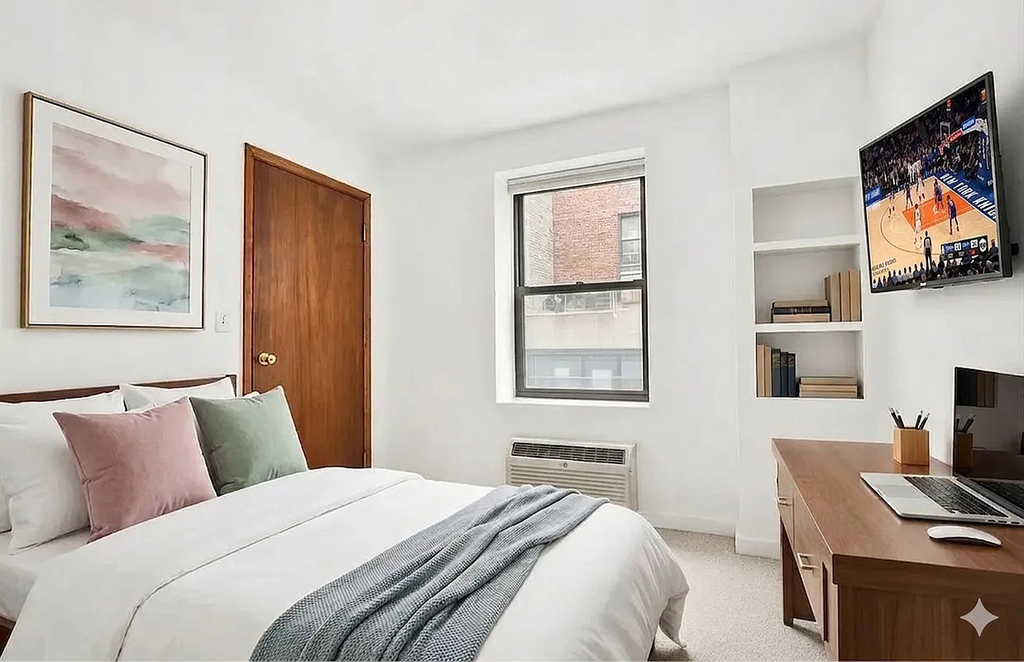 1425 York Avenue - Photo 3