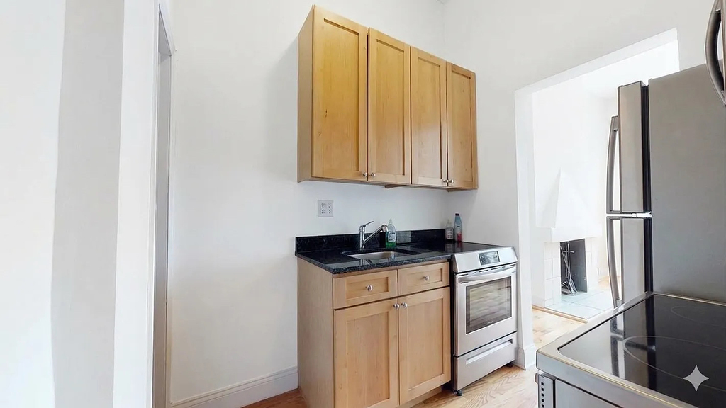 31 West 8th Street - Photo 1
