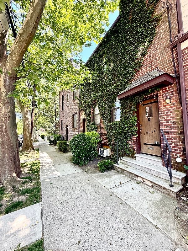 191st Street - Photo 5
