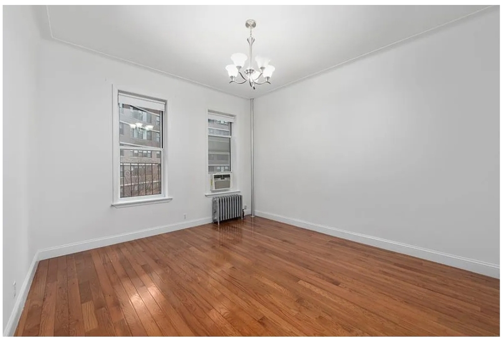 220 E 36th St - Photo 0