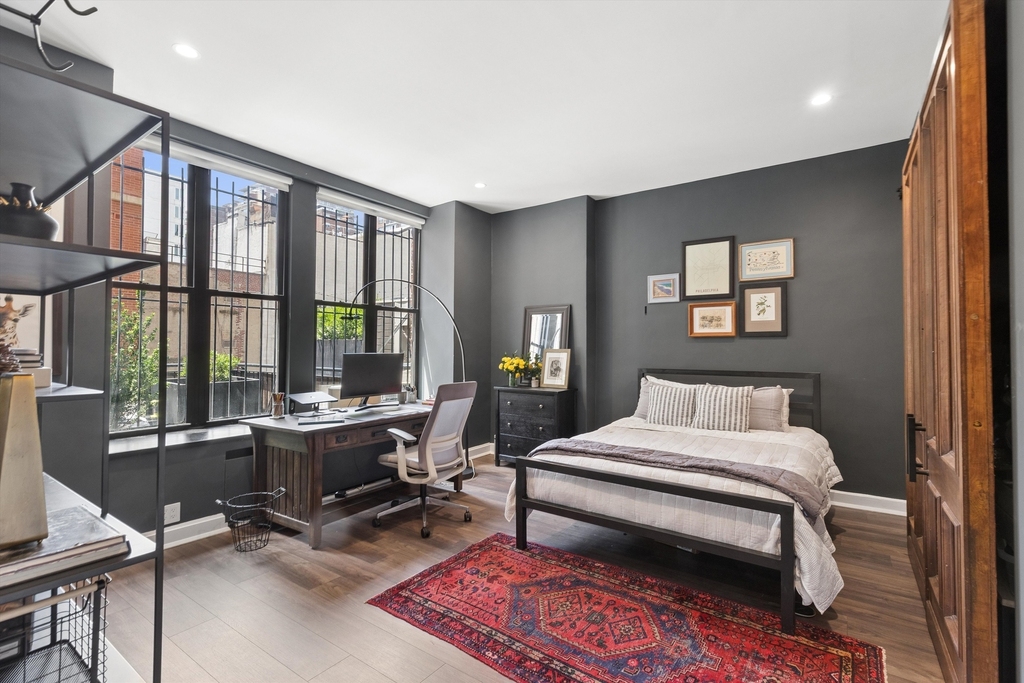 252 W 30th St - Photo 4