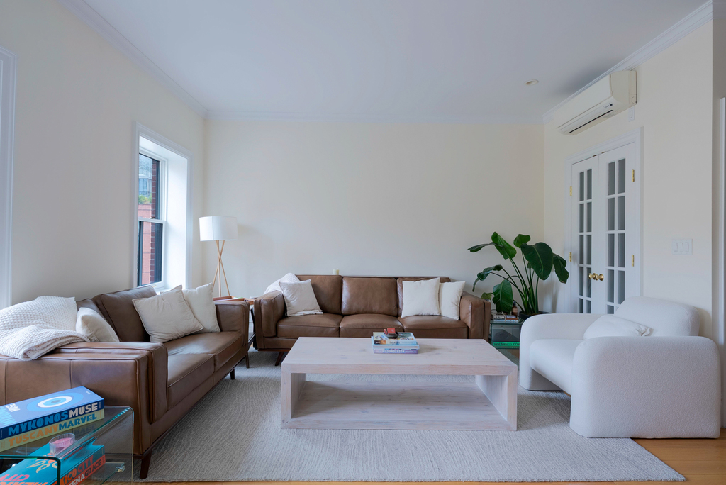 152 Ninth Ave - Photo 2