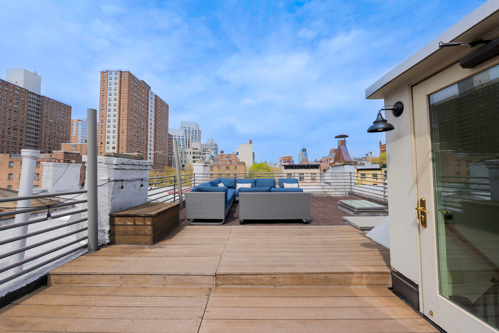 152 Ninth Ave - Photo 5