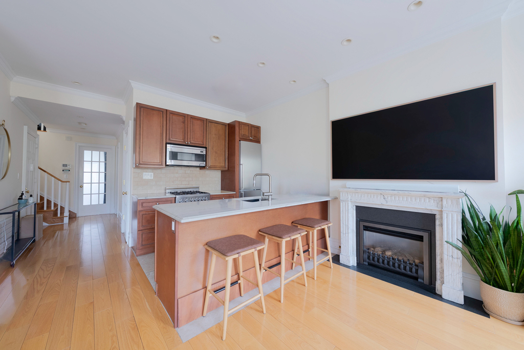 152 Ninth Ave - Photo 1