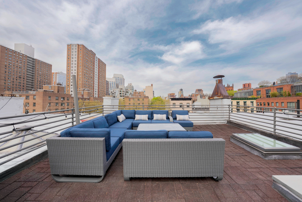 152 Ninth Ave - Photo 3