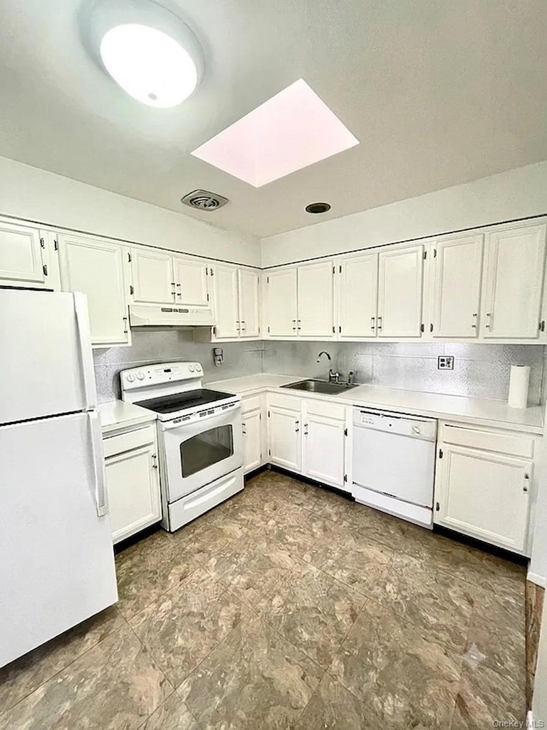13115 15th Avenue - Photo 2