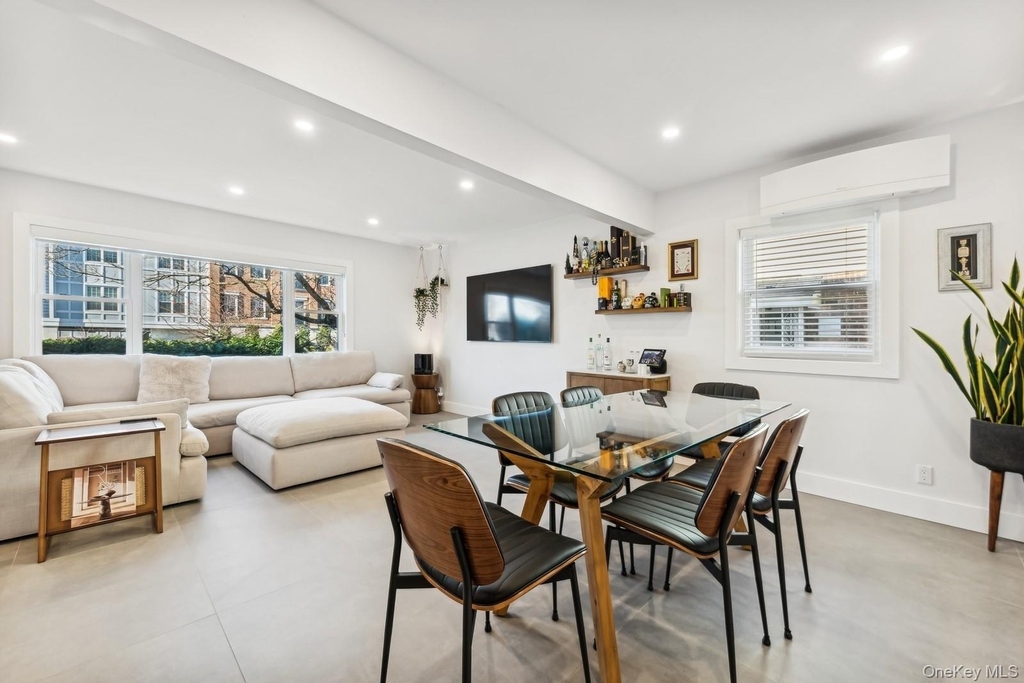 139 Gibson Boulevard - Photo 3